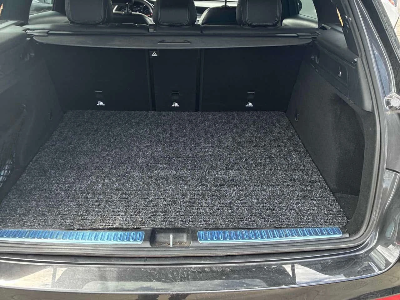 Mercedes-Benz GLC 300 4MATIC* DISTRONIC* PANORAMA* 360КАМЕРИ* , снимка 11 - Автомобили и джипове - 54377273