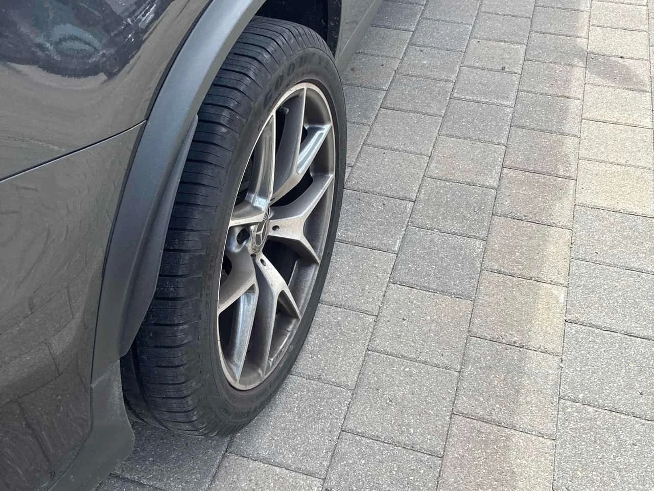 Mercedes-Benz GLC 300 4MATIC* DISTRONIC* PANORAMA* 360КАМЕРИ* , снимка 13 - Автомобили и джипове - 54377273
