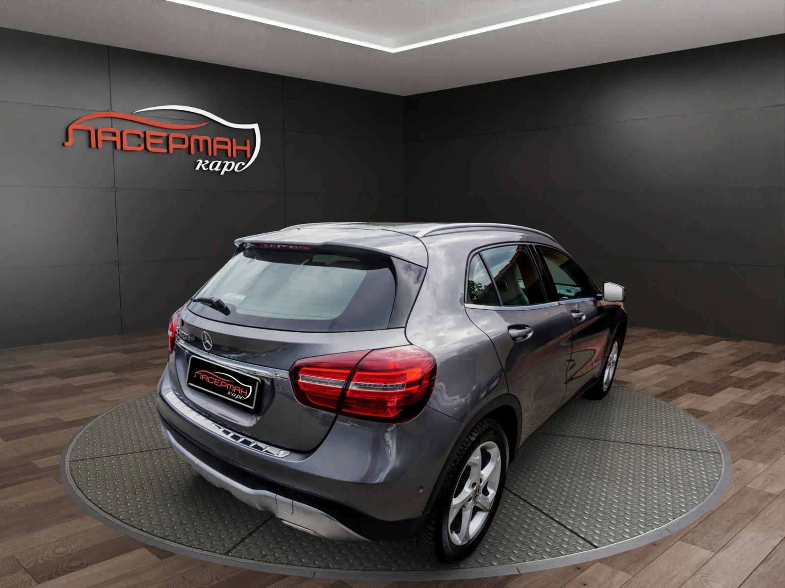 Mercedes-Benz GLA 220 D SPORT, снимка 3 - Автомобили и джипове - 54633270