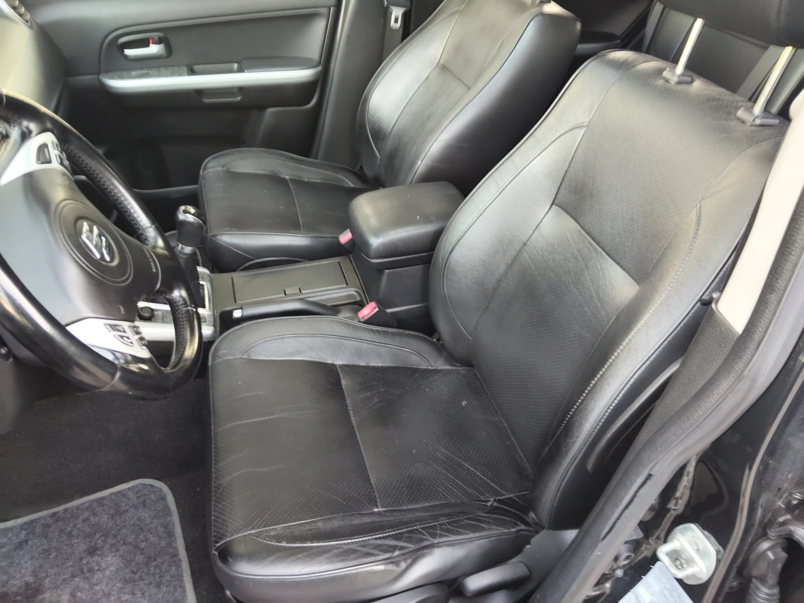 Suzuki Grand vitara 2, 4i 170ps EXECUTIVE, снимка 9 - Автомобили и джипове - 55411376