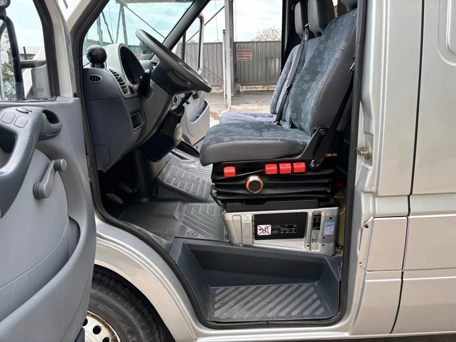 Mercedes-Benz 313, снимка 8 - Бусове и автобуси - 54670877