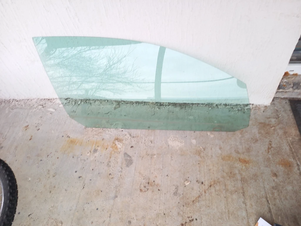 Стъкло предно дясно Фолксваген Голф 5 2врати (ч)