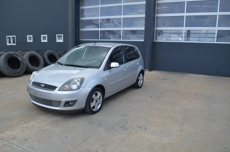 Ford Fiesta 1.4, снимка 3 - Автомобили и джипове - 45994034