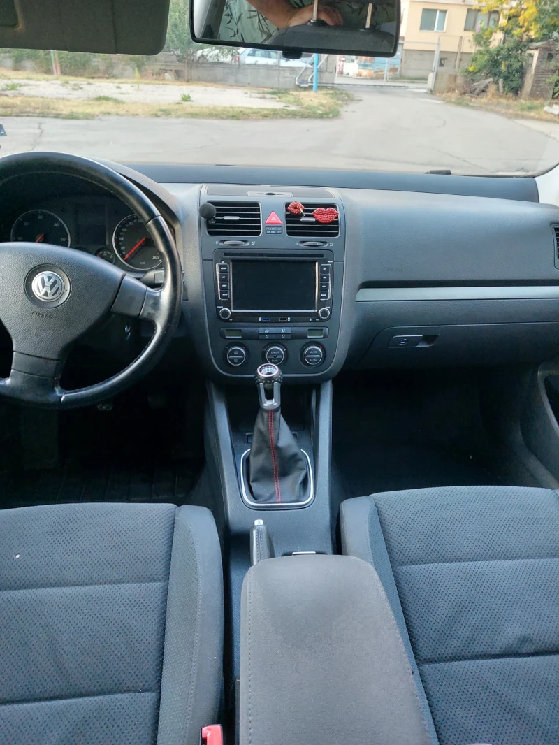 VW Golf 5, снимка 2 - Автомобили и джипове - 47516224