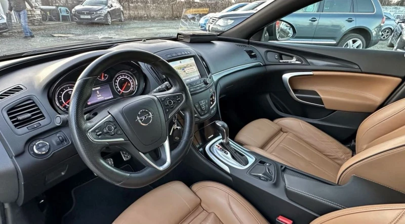 Opel Insignia 2.0T 4x4, Autom.Navi, PANORAMA, снимка 6 - Автомобили и джипове - 47923849