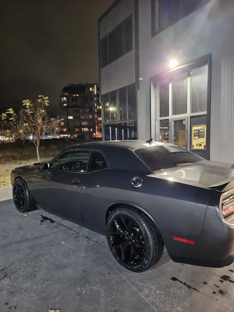 Dodge Challenger, снимка 2 - Автомобили и джипове - 48498980