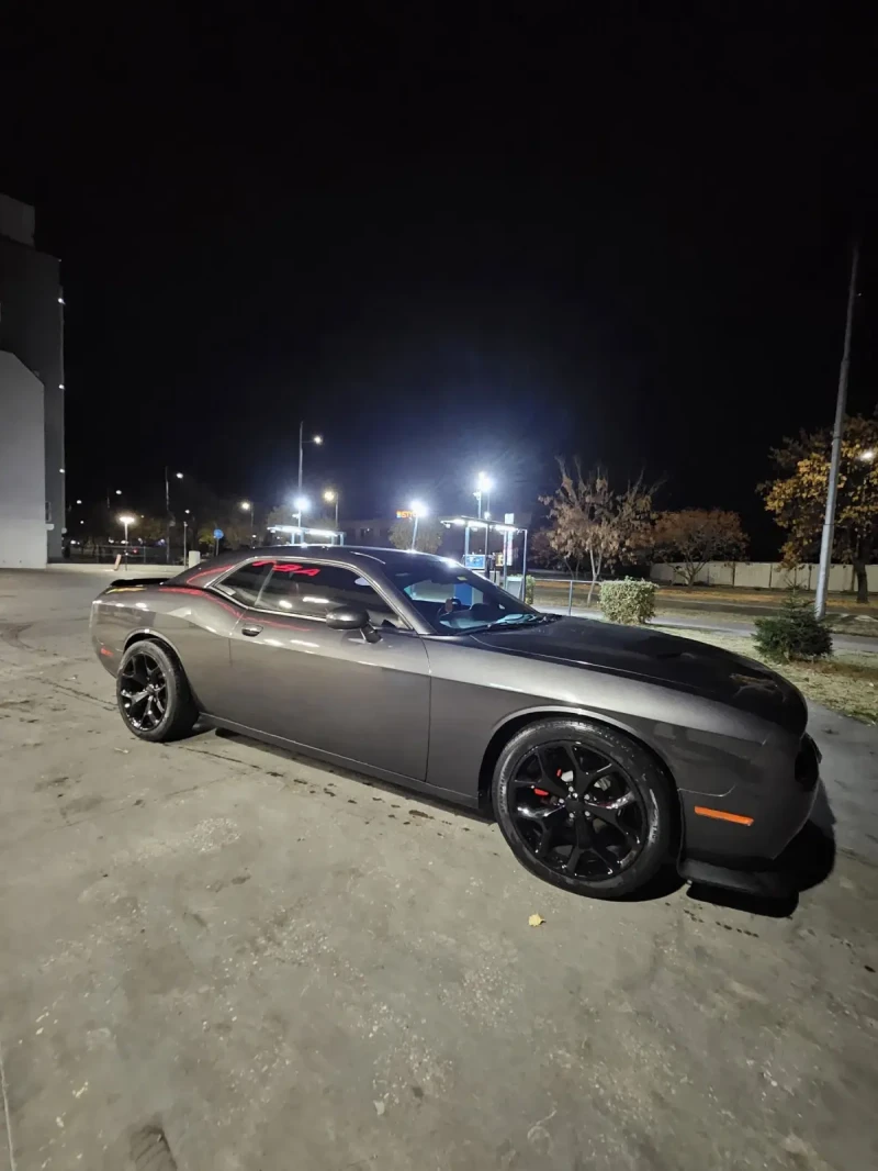 Dodge Challenger, снимка 3 - Автомобили и джипове - 48498980