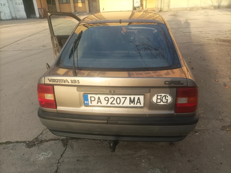 Opel Vectra 1.6I, снимка 6 - Автомобили и джипове - 48643782