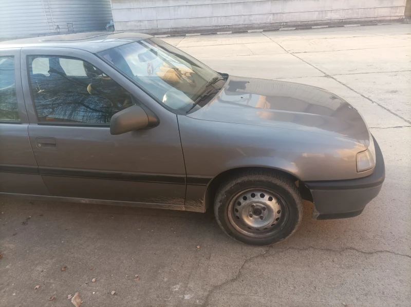 Opel Vectra 1.6I, снимка 4 - Автомобили и джипове - 48643782