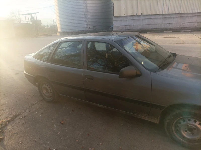 Opel Vectra 1.6I, снимка 3 - Автомобили и джипове - 48643782