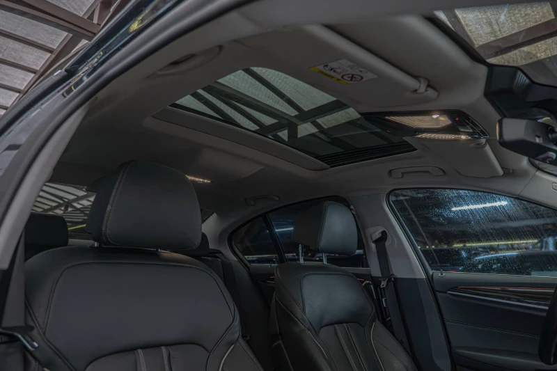 BMW 530 G30/xDrive/Virtual/Камера/Шибедах/Sport/HuD, снимка 16 - Автомобили и джипове - 49717174