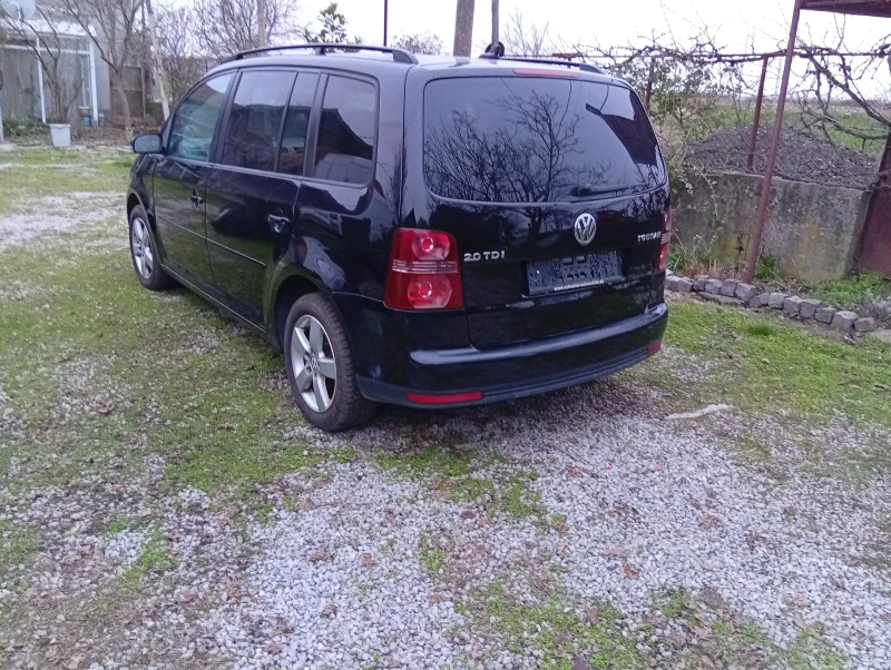 VW Touran 2.0 TDI , снимка 4 - Автомобили и джипове - 52943106