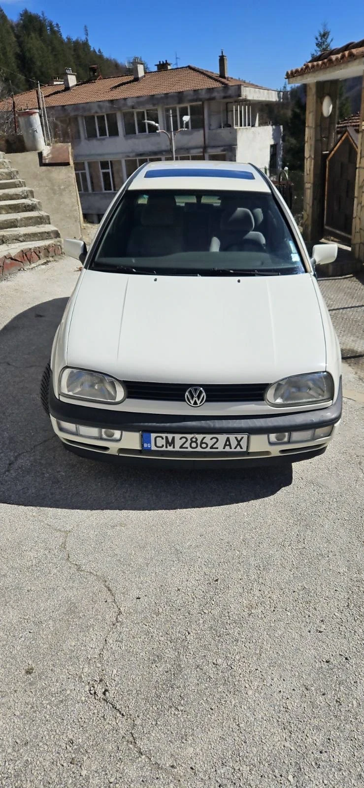 VW Golf АВТОМАТ 1.8 90 к.с., снимка 1 - Автомобили и джипове - 49472220