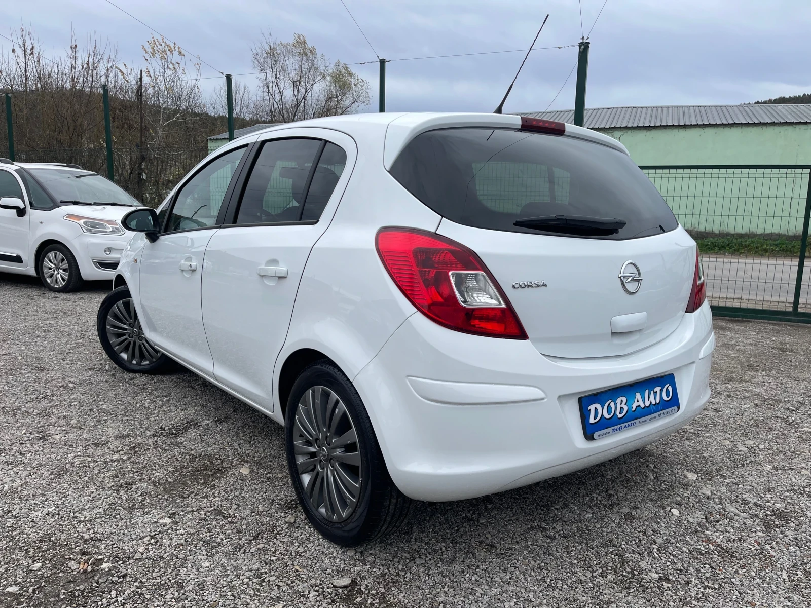 Opel Corsa 1.2i-EDITION- 86 к.с - изображение 3