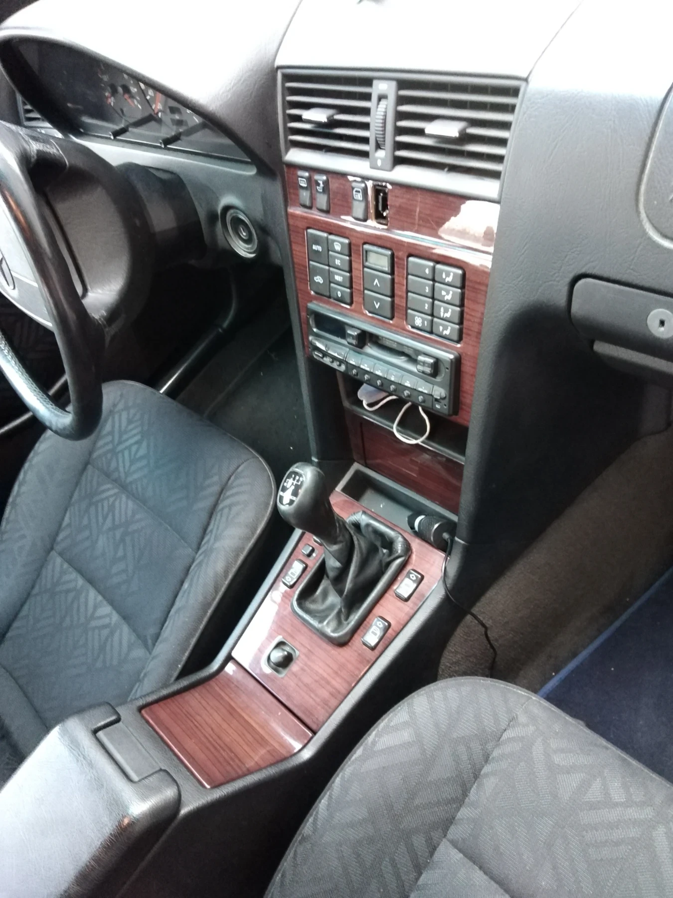 Mercedes-Benz C 180  - изображение 8