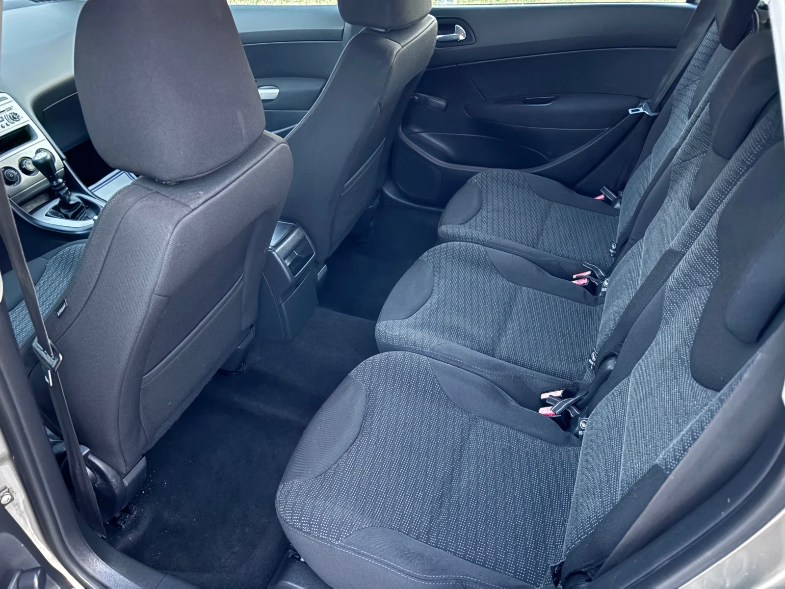 Peugeot 308 2010 год.1.6 HDI 109 PS Panorama Full | Mobile.bg — изображение 15