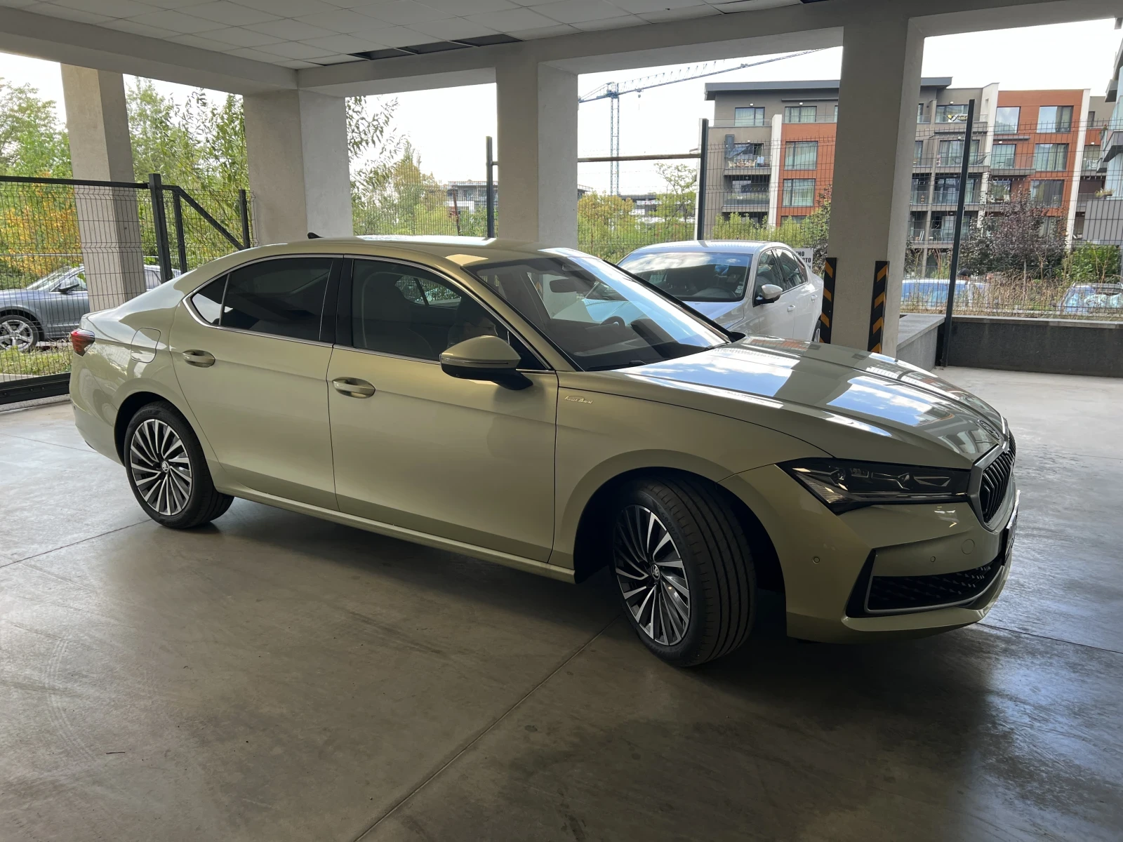 Skoda Superb 2.0TDI L&K | Mobile.bg — изображение 2