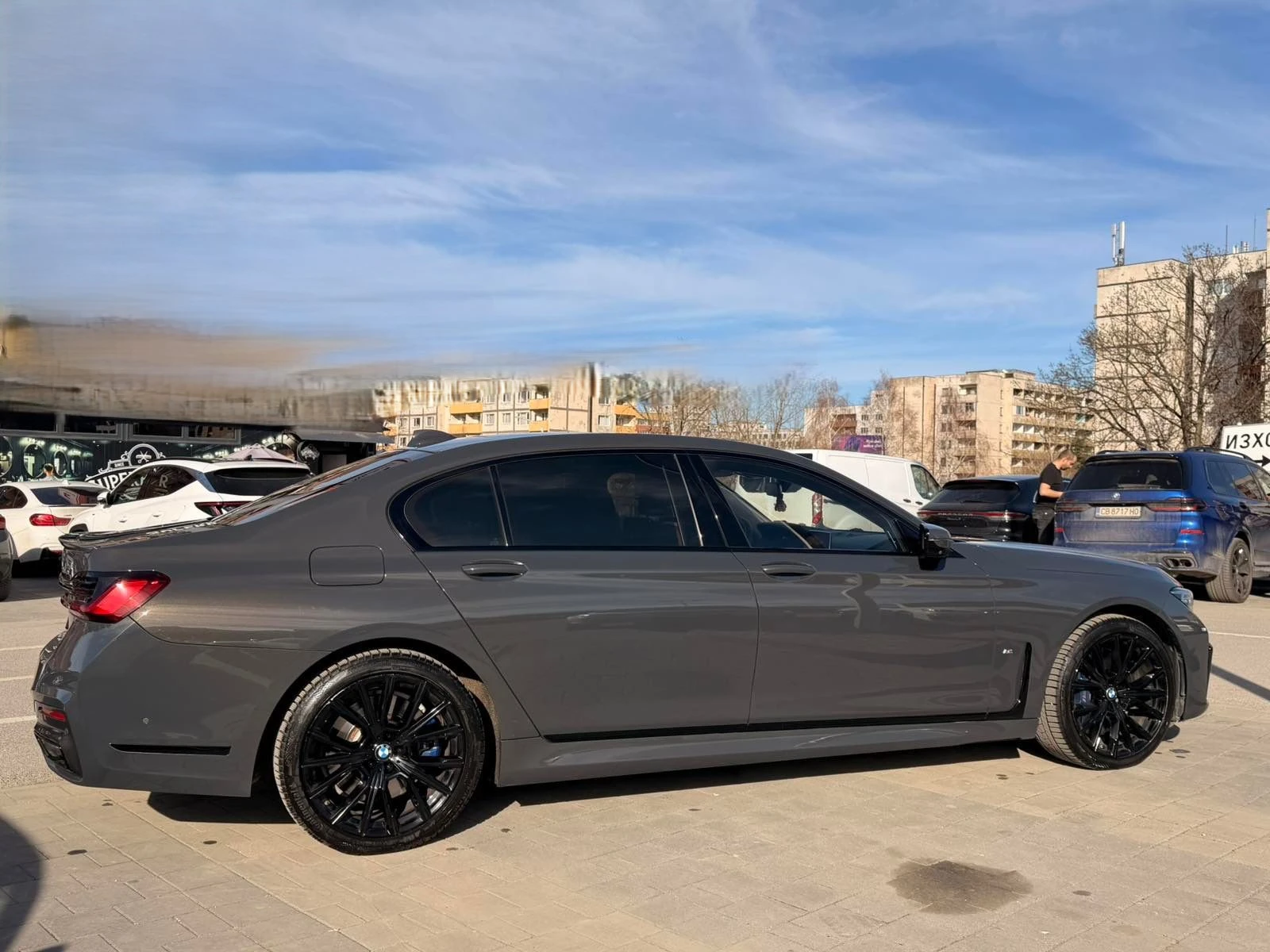 BMW 750 L D xDrive Individual, снимка 5 - Автомобили и джипове - 53943537