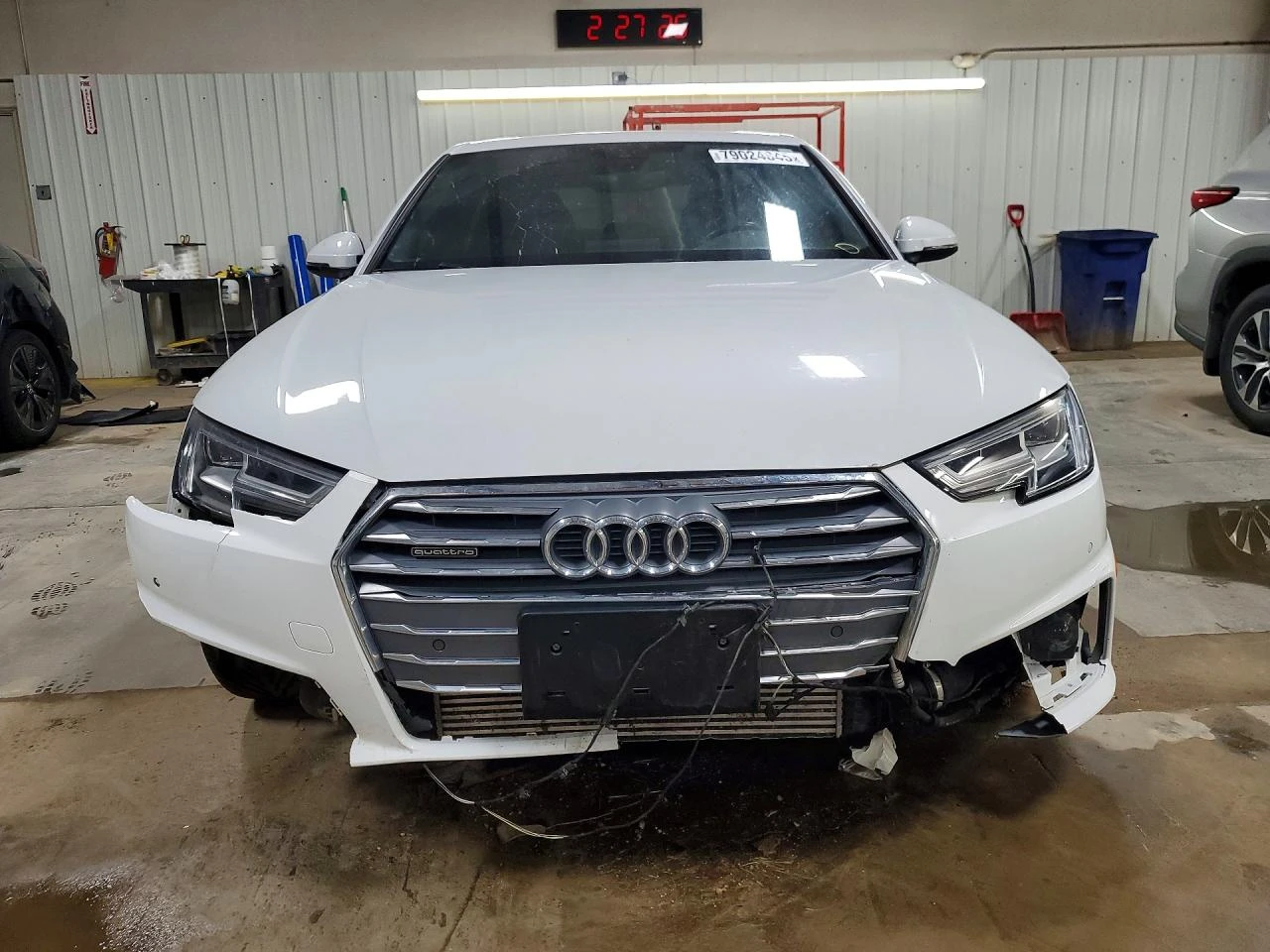 Audi A4 Premium Plus, снимка 5 - Автомобили и джипове - 54424057