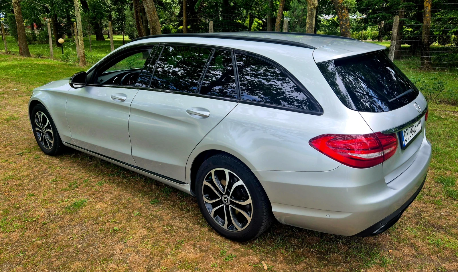 Mercedes-Benz C 220, снимка 6 - Автомобили и джипове - 54629396