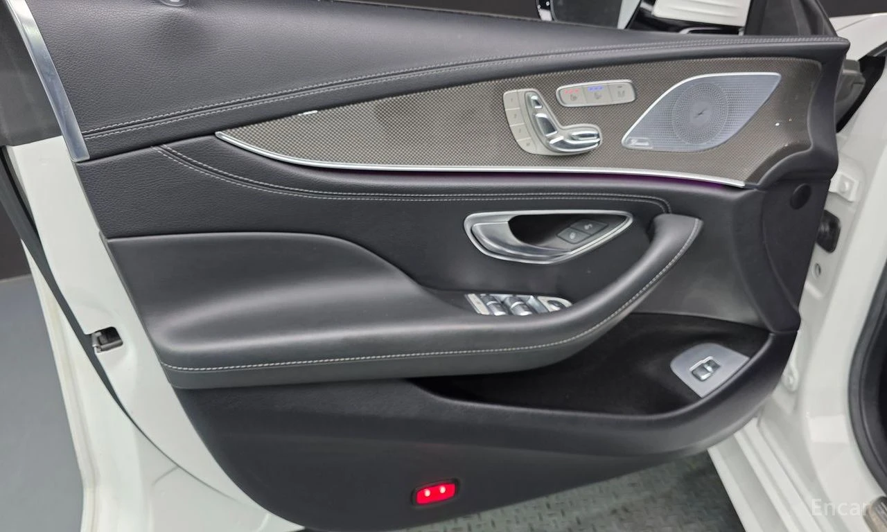 Mercedes-Benz CLS 400 d* 4MATIC* AMG-LINE* 360CAMERA* , снимка 11 - Автомобили и джипове - 54753284