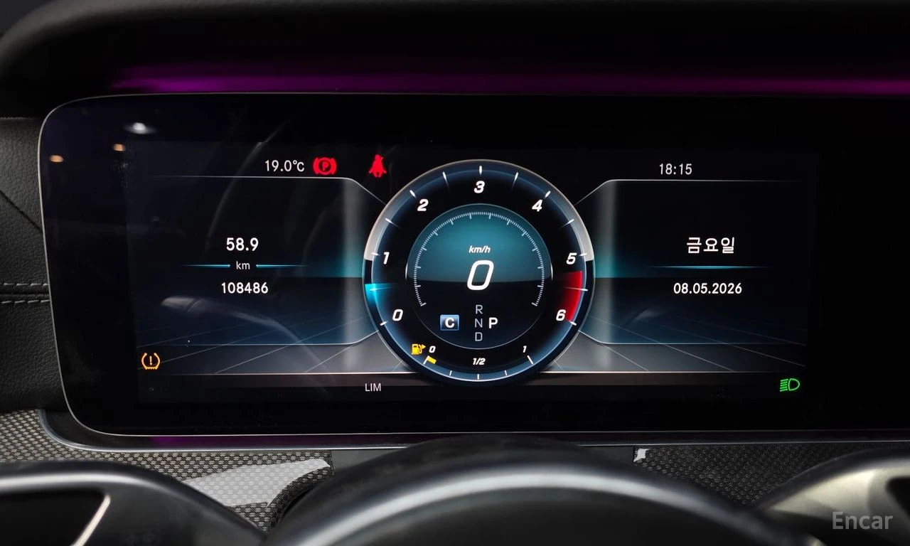 Mercedes-Benz CLS 400 d* 4MATIC* AMG-LINE* 360CAMERA* , снимка 7 - Автомобили и джипове - 54753284