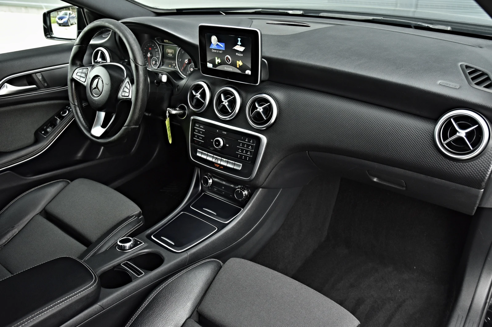 Mercedes-Benz A 180 A180///NAVI///, снимка 14 - Автомобили и джипове - 54826205