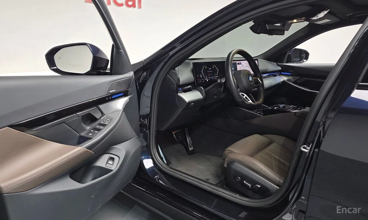 BMW 520 M* SPORT* ПОДГРЕВ* ОБДУХВАНЕ* 360* КАМЕРИ* ПАНО* , снимка 7 - Автомобили и джипове - 54858680