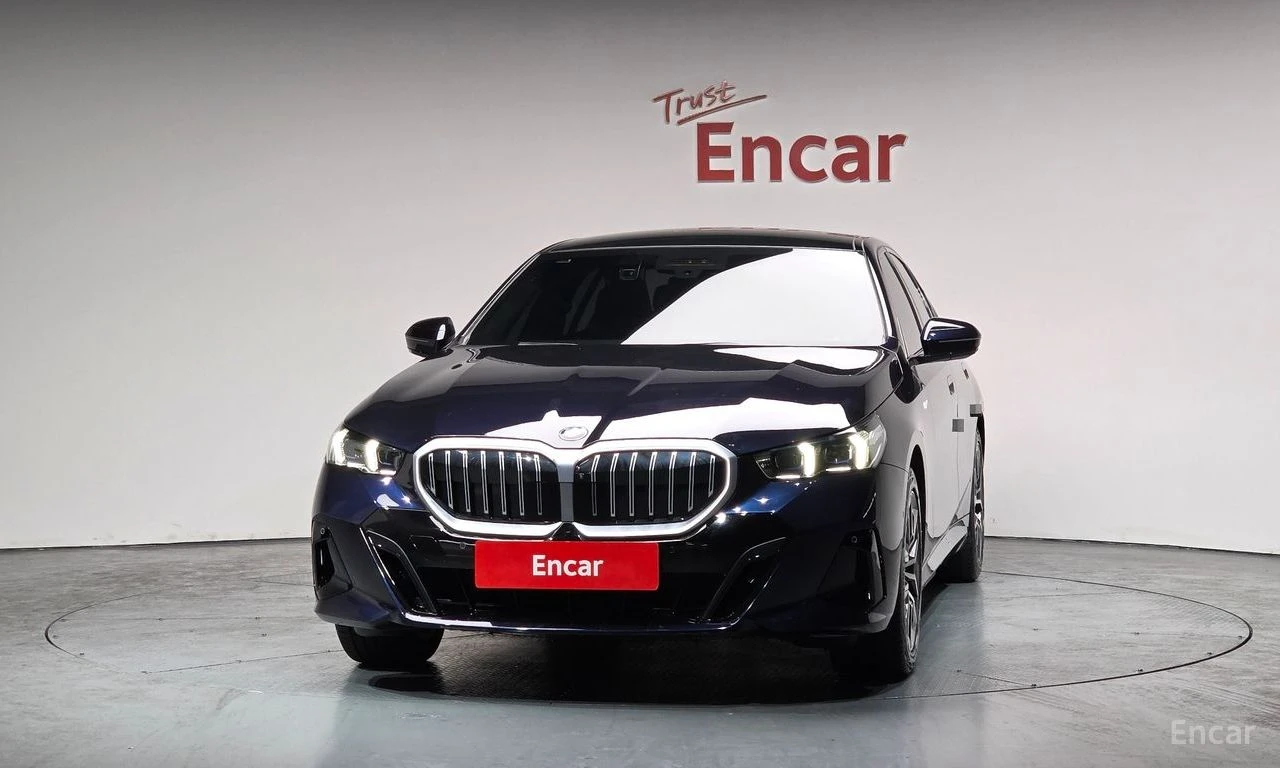 BMW 520 M* SPORT* ПОДГРЕВ* ОБДУХВАНЕ* 360* КАМЕРИ* ПАНО* , снимка 2 - Автомобили и джипове - 54858680