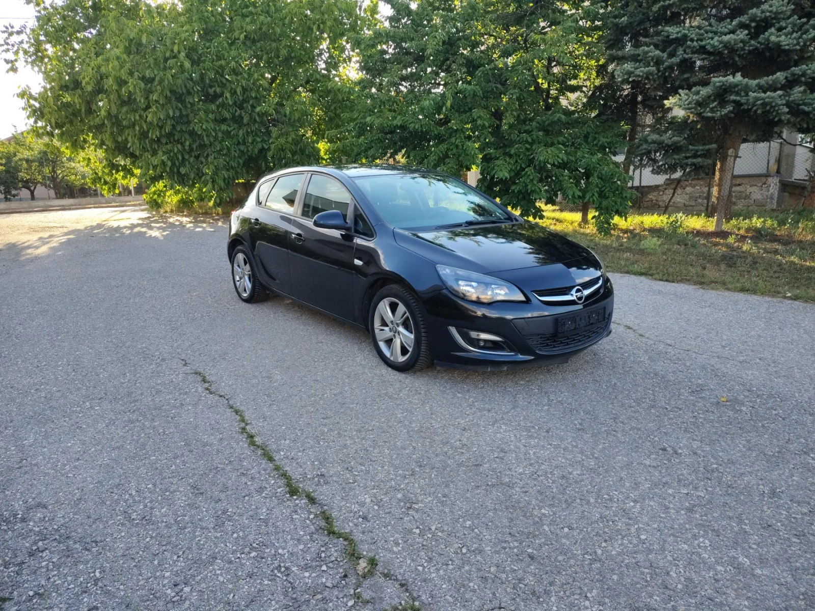 Opel Astra 1.4 / Фабрична газ / 140кс. , снимка 2 - Автомобили и джипове - 55166208