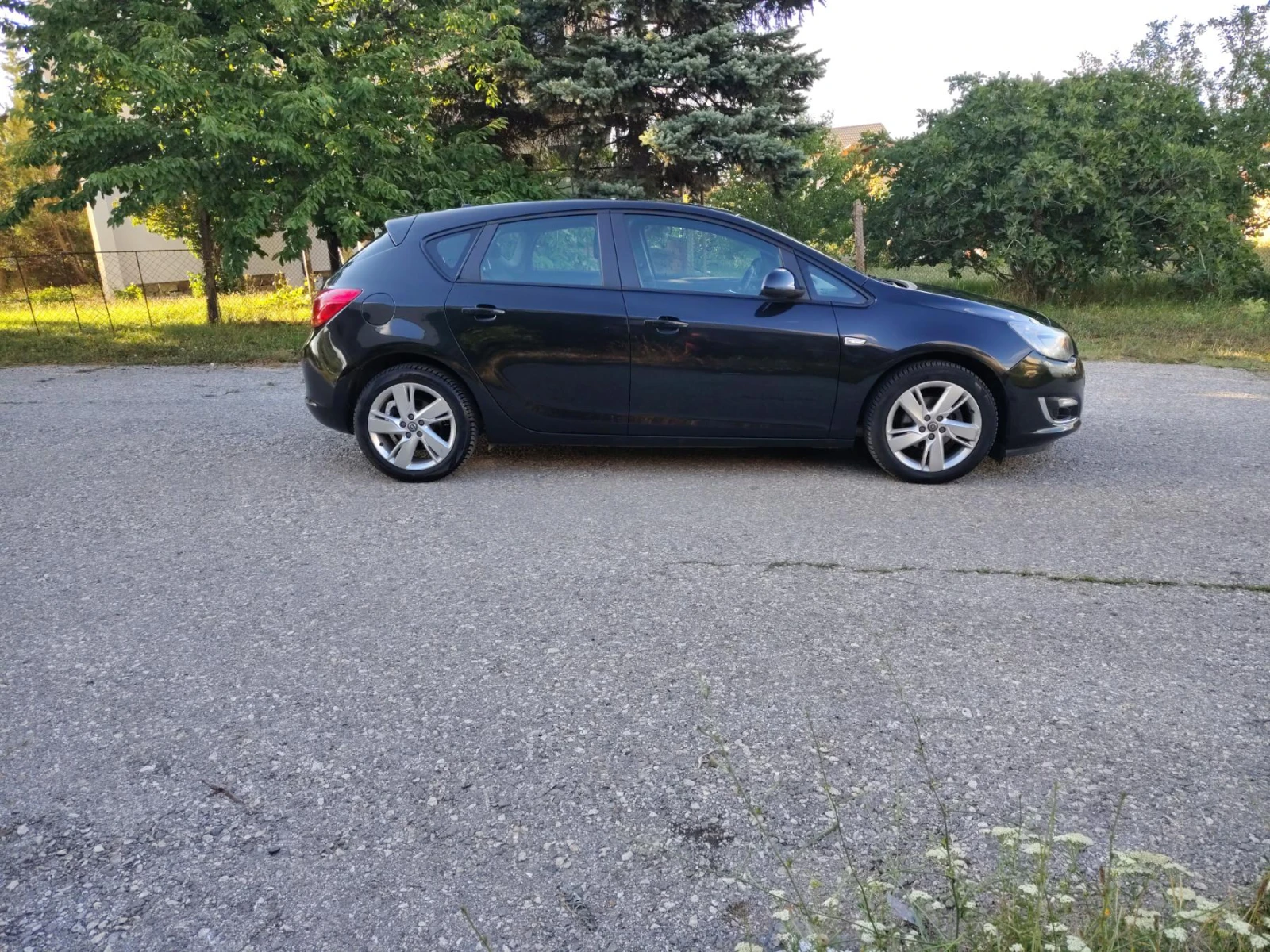Opel Astra 1.4 / Фабрична газ / 140кс. , снимка 3 - Автомобили и джипове - 55166208