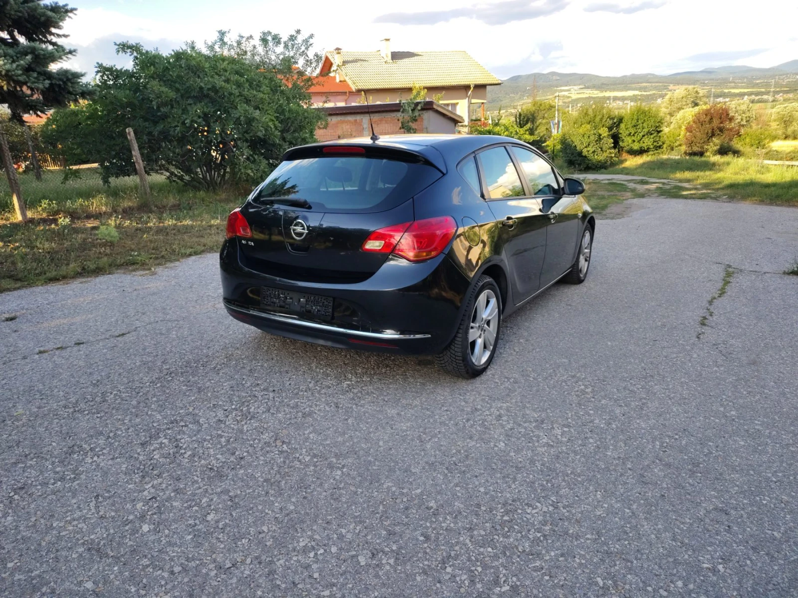 Opel Astra 1.4 / Фабрична газ / 140кс. , снимка 4 - Автомобили и джипове - 55166208