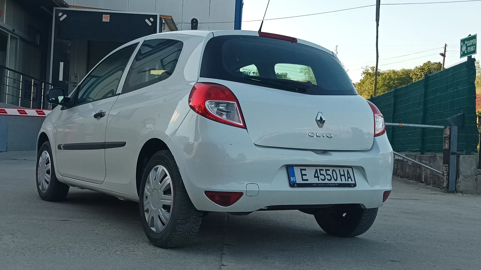 Renault Clio 1.2, снимка 4 - Автомобили и джипове - 55248626