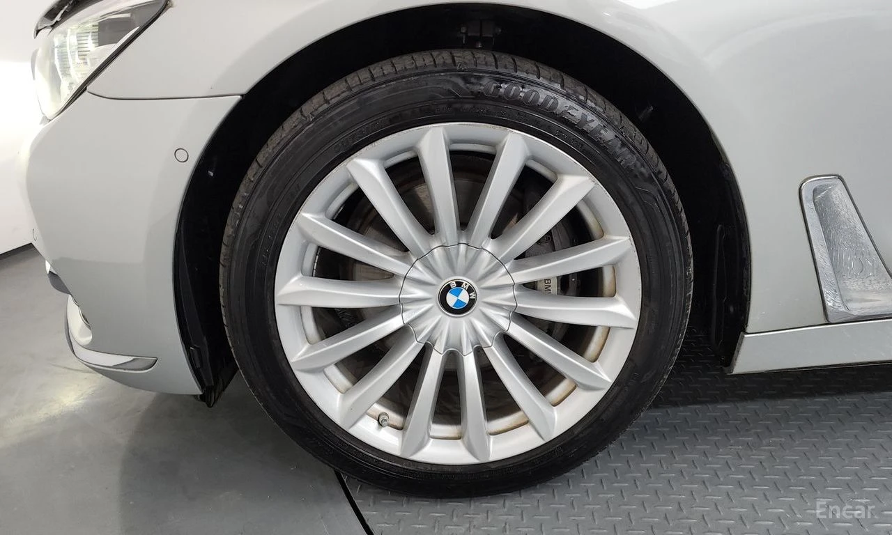 BMW 740 * ФИКСИРАНА ЦЕНА ДО БЪЛГАРИЯ * АВТОКРЕДИТ, снимка 6 - Автомобили и джипове - 55452383