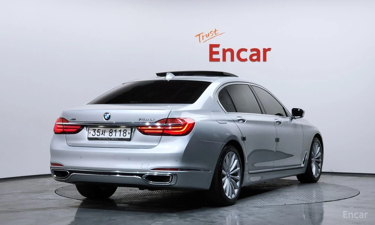 BMW 740 * ФИКСИРАНА ЦЕНА ДО БЪЛГАРИЯ * АВТОКРЕДИТ, снимка 3 - Автомобили и джипове - 55452383
