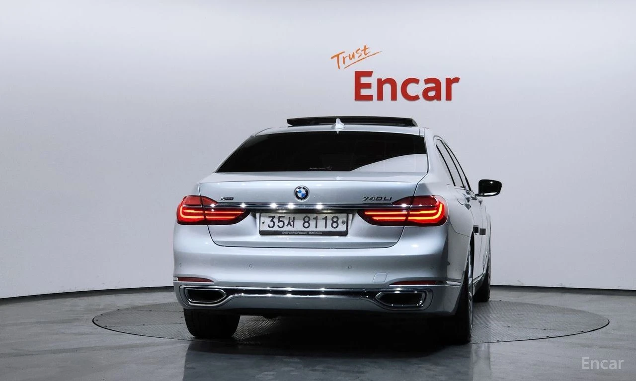 BMW 740 * ФИКСИРАНА ЦЕНА ДО БЪЛГАРИЯ * АВТОКРЕДИТ, снимка 5 - Автомобили и джипове - 55452383