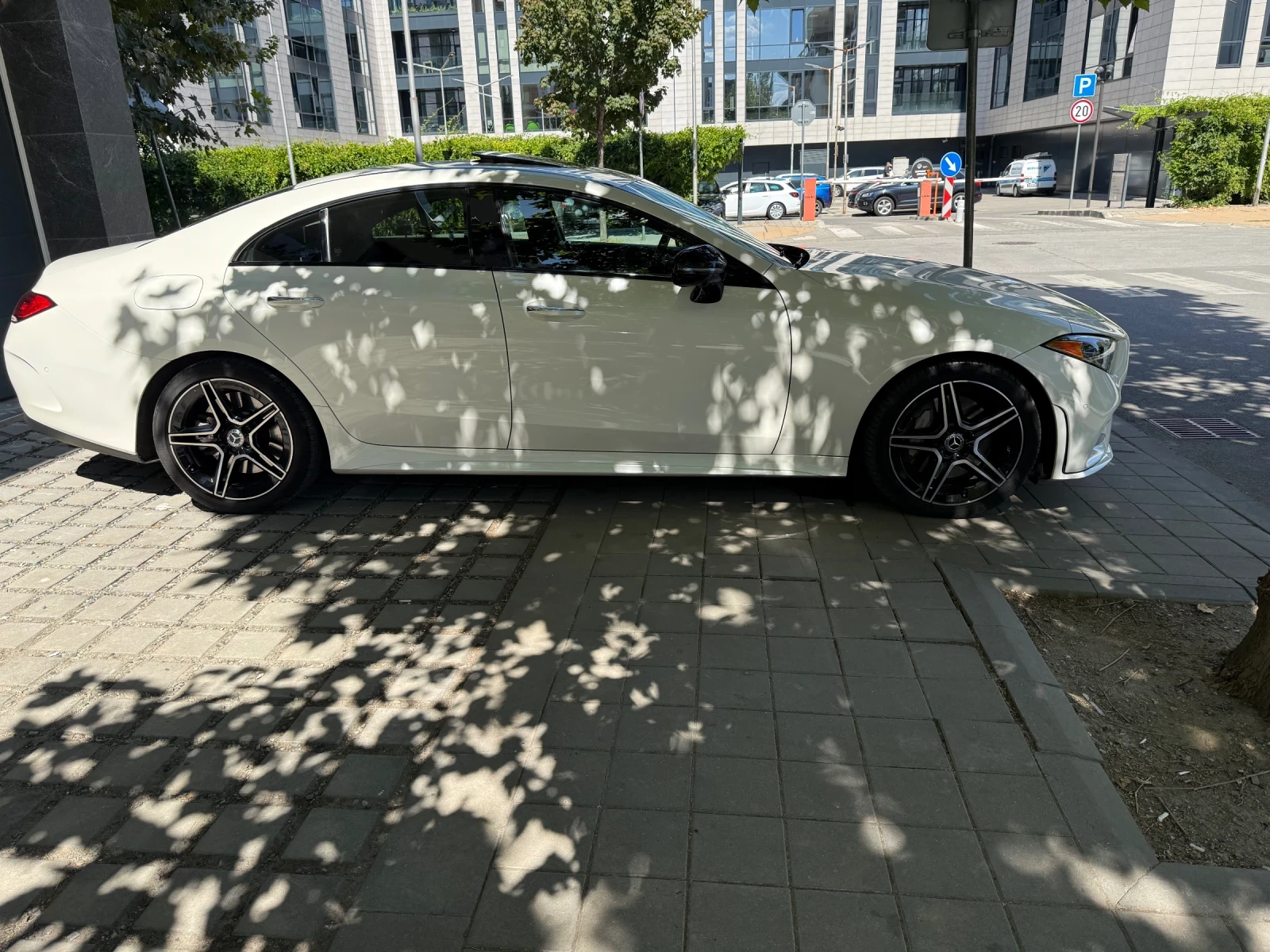 Mercedes-Benz CLS 450 AMG 4MATIC BURMESTER 360 AIR, снимка 10 - Автомобили и джипове - 55573077