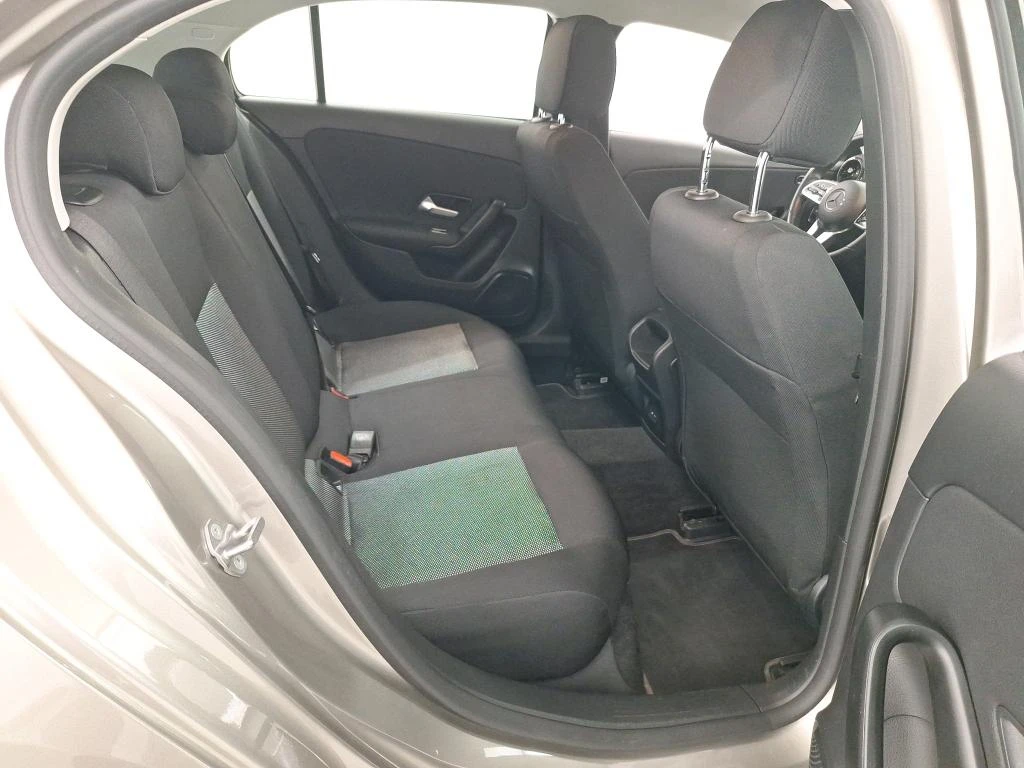 Mercedes-Benz A 180 Virtual / Navi / Camera / Keyless, снимка 7 - Автомобили и джипове - 55724939