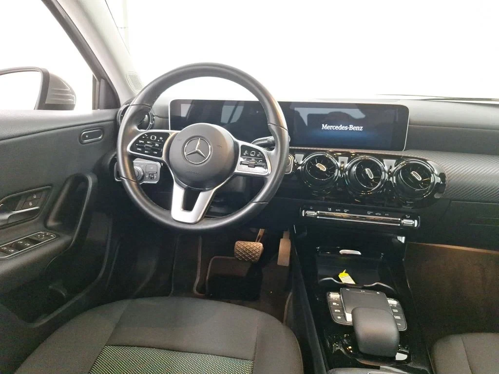 Mercedes-Benz A 180 Virtual / Navi / Camera / Keyless, снимка 5 - Автомобили и джипове - 55724939