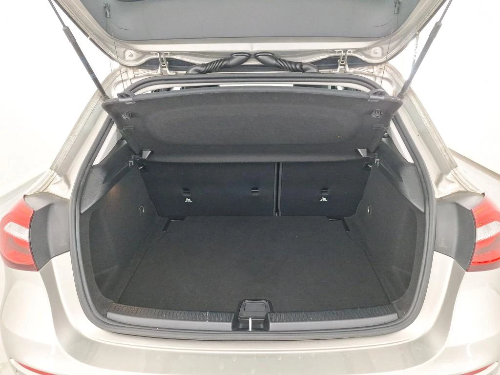 Mercedes-Benz A 180 Virtual / Navi / Camera / Keyless, снимка 9 - Автомобили и джипове - 55724939