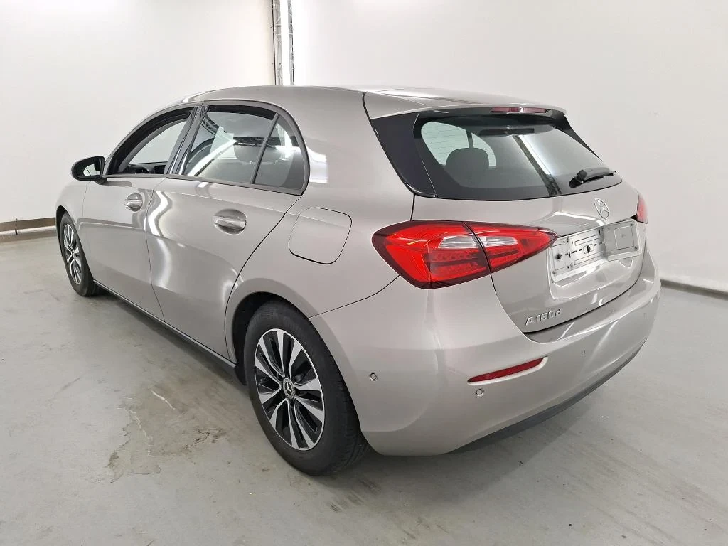 Mercedes-Benz A 180 Virtual / Navi / Camera / Keyless, снимка 4 - Автомобили и джипове - 55724939