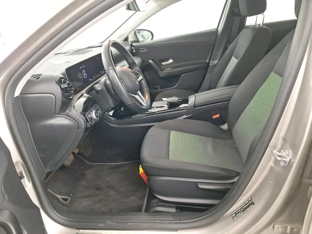 Mercedes-Benz A 180 Virtual / Navi / Camera / Keyless, снимка 6 - Автомобили и джипове - 55724939