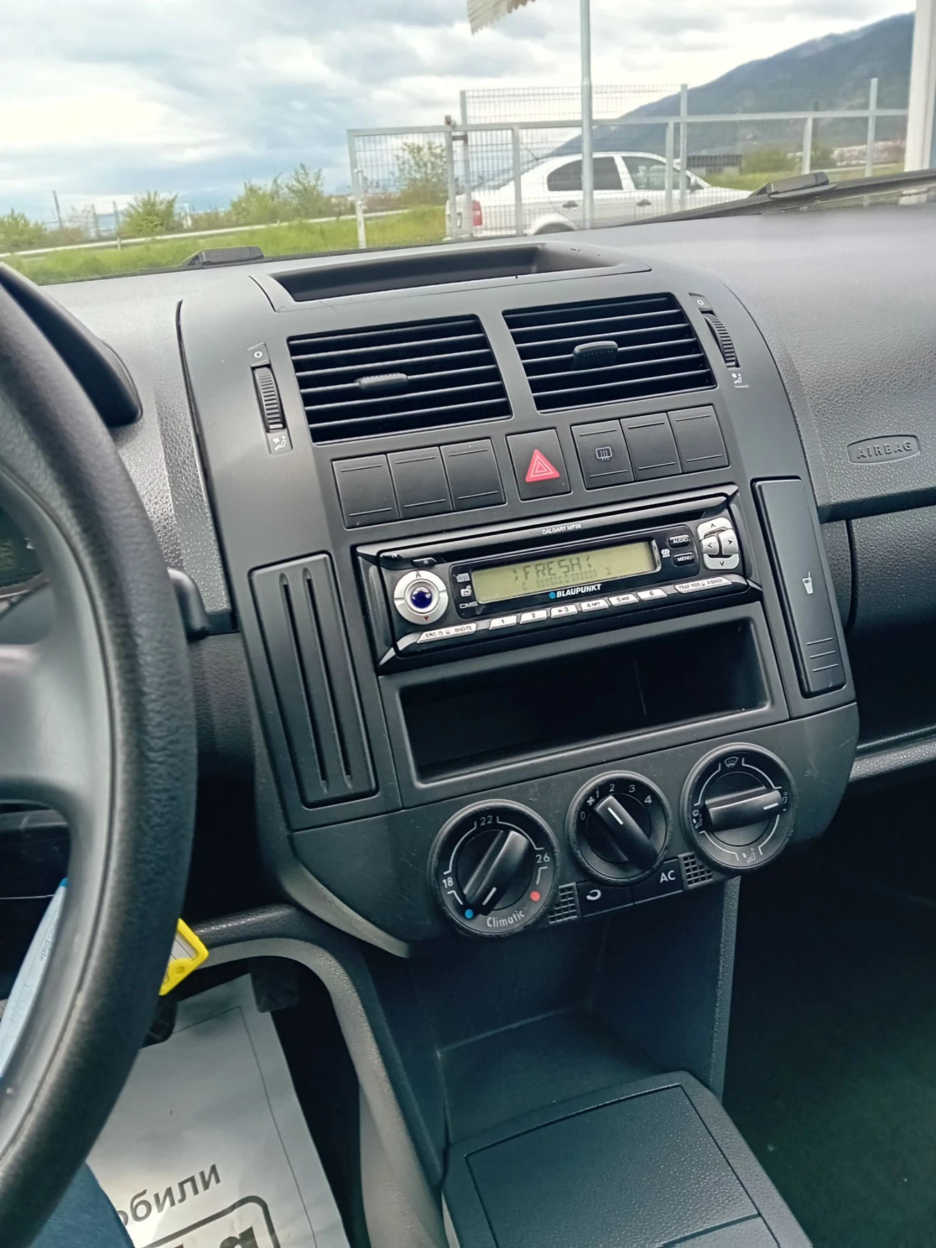 VW Polo 1.4 80k.sili, снимка 13 - Автомобили и джипове - 55838122