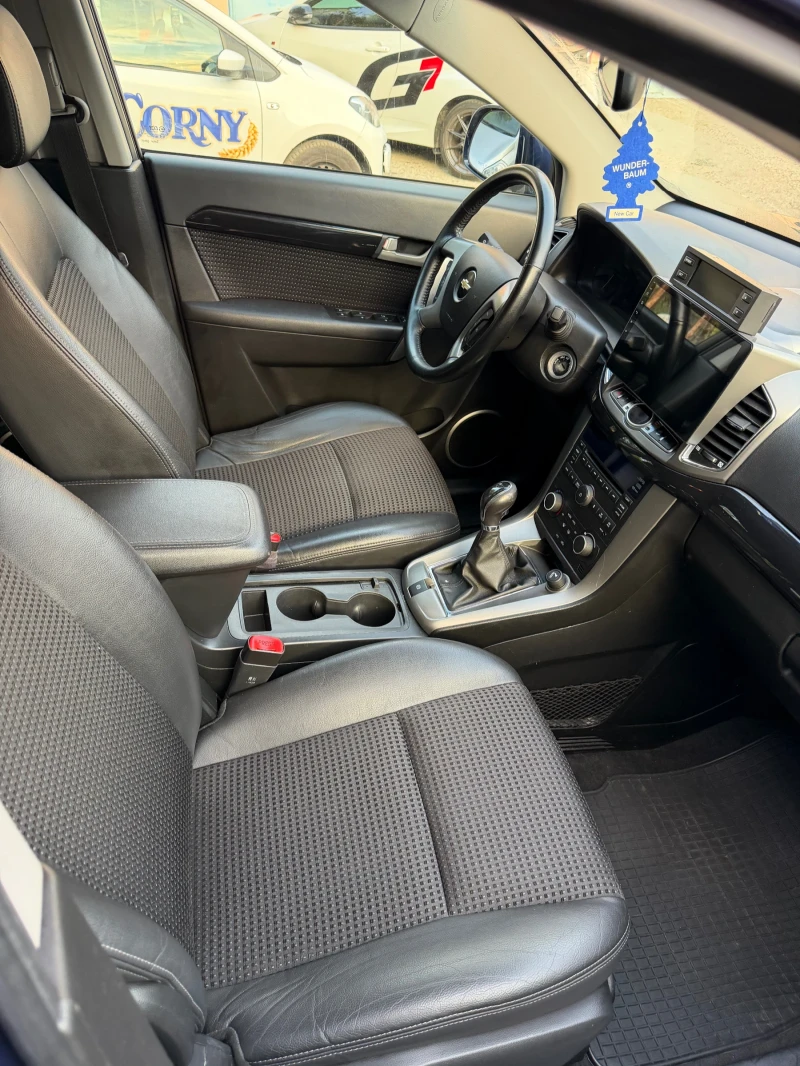 Chevrolet Captiva 2.2CDTI, 145.000km , 6+ 1, снимка 13 - Автомобили и джипове - 51899332