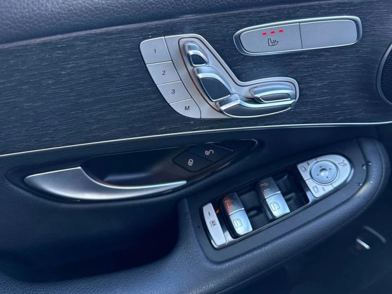 Mercedes-Benz GLC * 300 * CARFAX * ЦЕНА ДО БГ, снимка 13 - Автомобили и джипове - 53429263