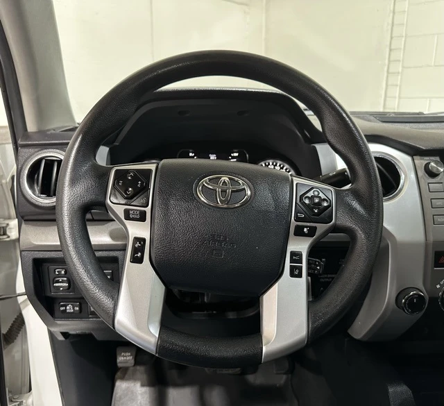 Toyota Tundra SR5 4x4, снимка 10 - Автомобили и джипове - 47966364