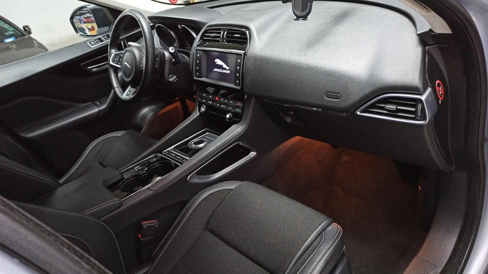 Jaguar F-PACE  - изображение 4