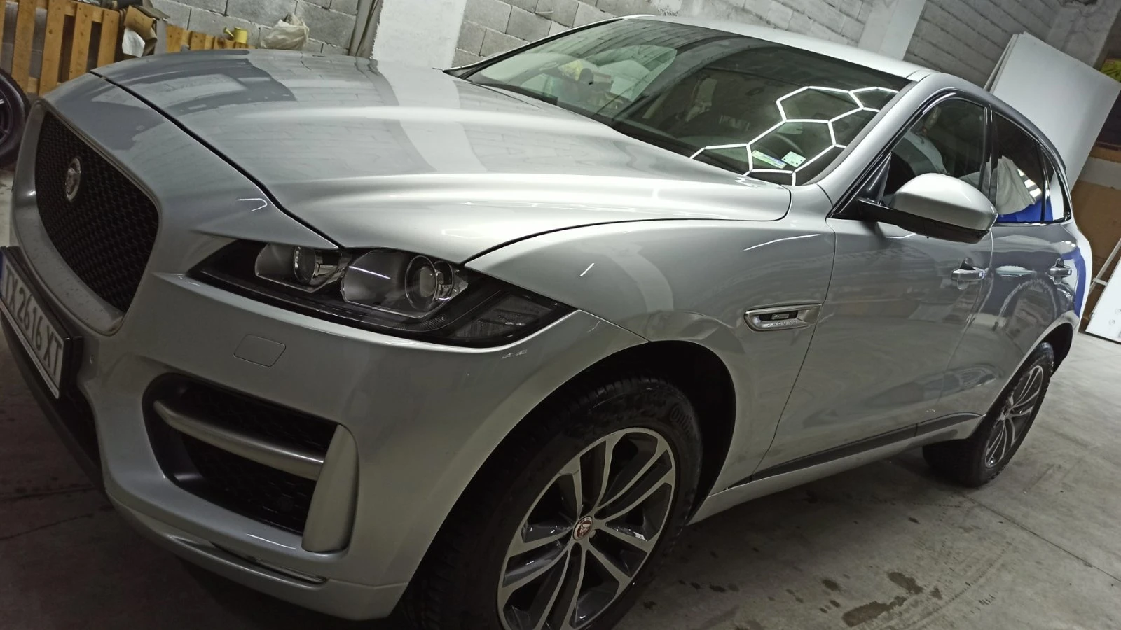 Jaguar F-PACE  - изображение 8