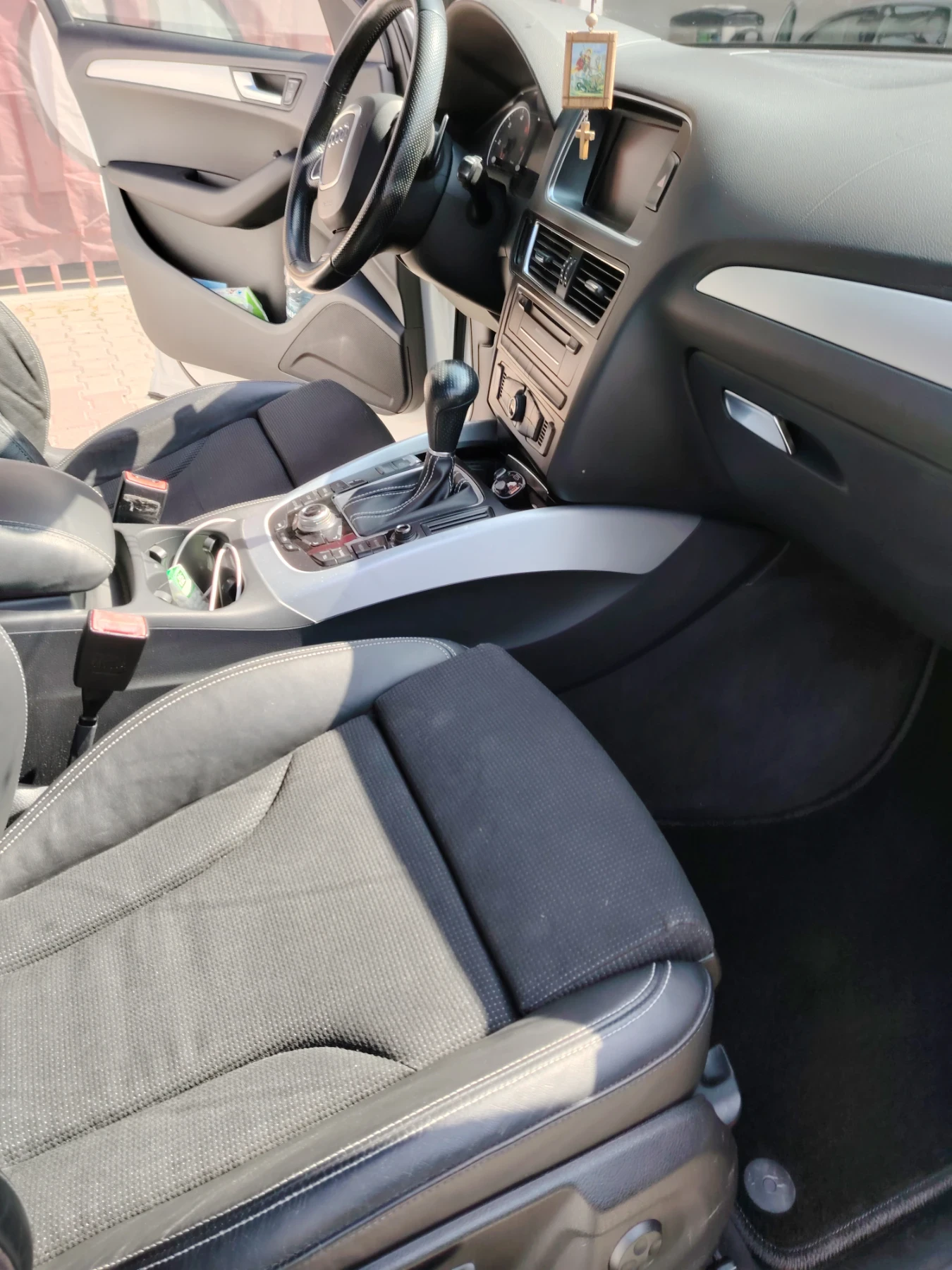 Audi Q5 20 TDi170 S  LINE  - изображение 8