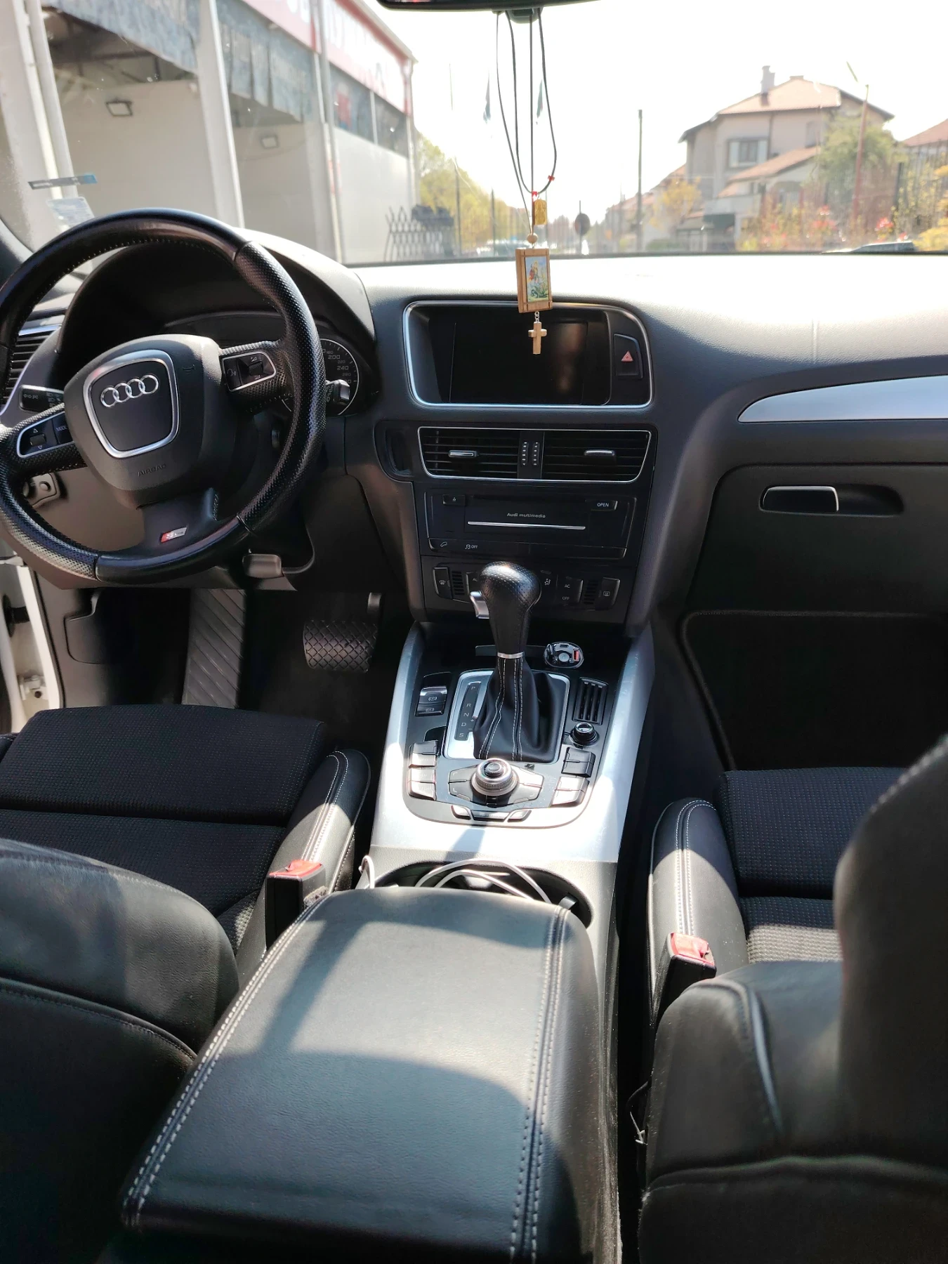 Audi Q5 20 TDi170 S  LINE  - изображение 7